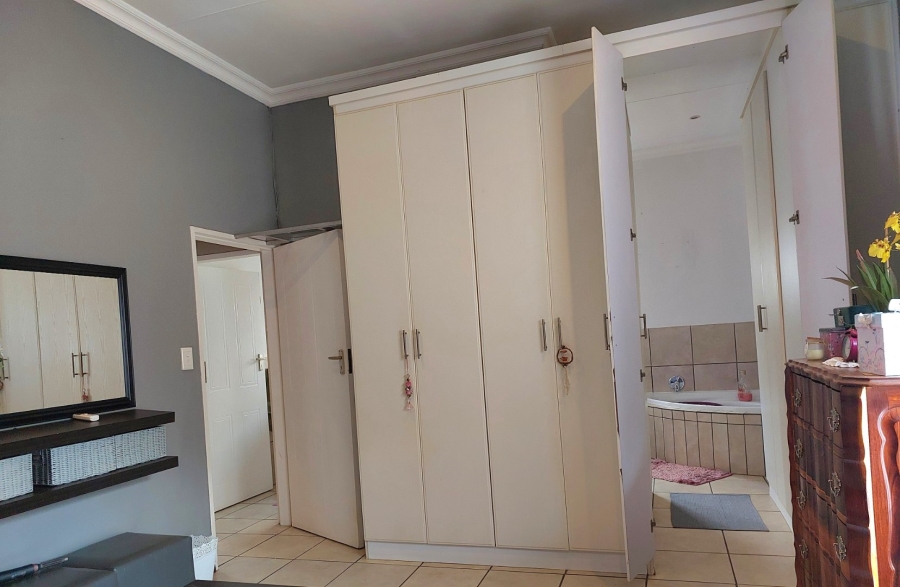 3 Bedroom Property for Sale in Melodie North West